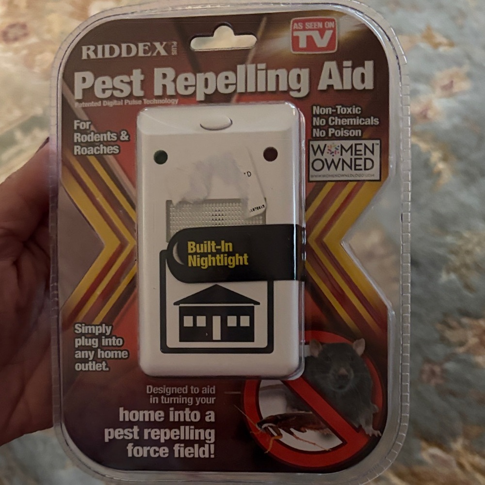 Pest Repelling Device - Blue - Picture 3 of 3